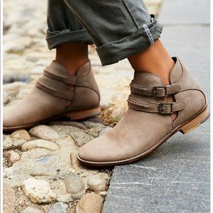 Size 41 (9/10) Free People booties
